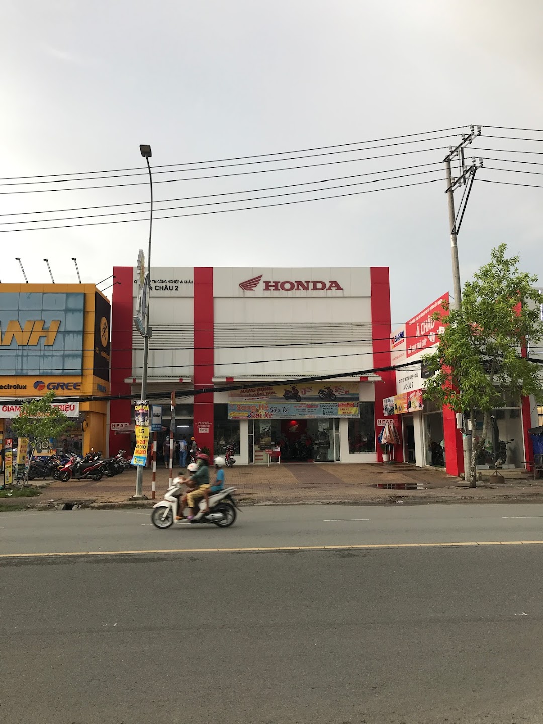 Cửa Hàng Honda Ủy Nhiệm Á Châu 2