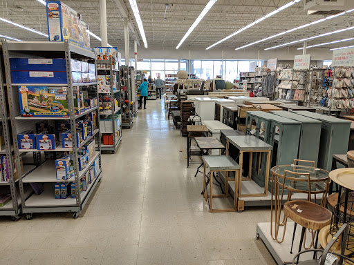 Home Goods Store «Tuesday Morning», reviews and photos, 23314 Farmington Rd, Farmington, MI 48336, USA