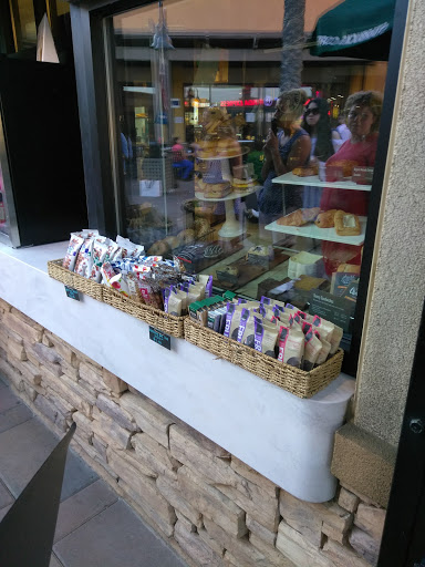 Shopping Mall «Desert Hills Premium Outlets», reviews and photos, 48400 Seminole Dr, Cabazon, CA 92230, USA