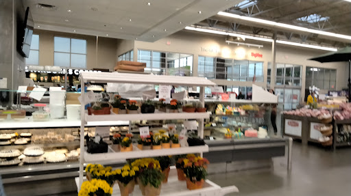 Grocery Store «Hy-Vee», reviews and photos, 1500 Central Park Commons Dr, Eagan, MN 55121, USA