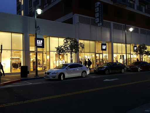 Clothing Store «Gap», reviews and photos, 5690 Bay St, Emeryville, CA 94608, USA