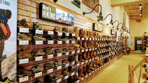 Sporting Goods Store «Bass Pro Shops», reviews and photos, 10040 Gulf Center Dr, Fort Myers, FL 33913, USA