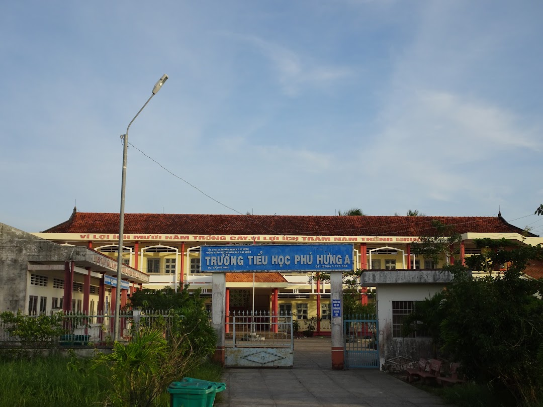 Trường Tiểu học Phú Hưng
