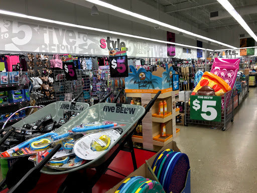 Variety Store «Five Below», reviews and photos, 1468 E Golf Rd, Schaumburg, IL 60173, USA