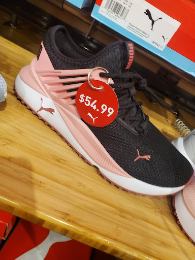 Shoe Store «PUMA», reviews and photos, 3000 Grapevine Mills Pkwy #602, Grapevine, TX 76051, USA