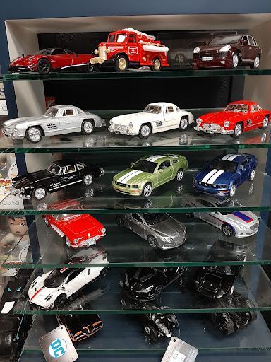 Toy Store «Toy Fusion», reviews and photos, 2230 Arden Way Ste A, Sacramento, CA 95825, USA