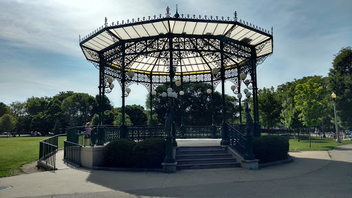 Park «Welles Park», reviews and photos, 2333 W Sunnyside Ave, Chicago, IL 60625, USA