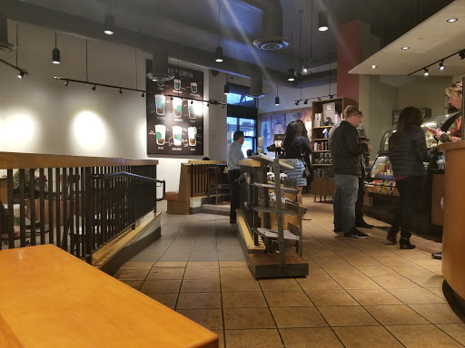 Shopping Mall «The Promenade at Howard Hughes Center», reviews and photos, 6081 Center Dr, Los Angeles, CA 90045, USA