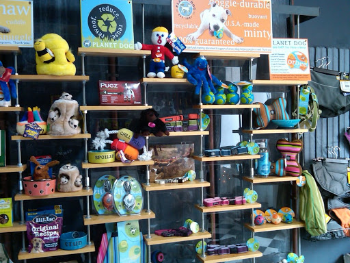 Pet Supply Store «Blue Ridge Dog», reviews and photos, 115 W Water St, Harrisonburg, VA 22801, USA