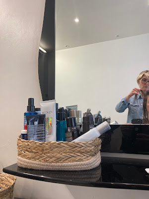 Céline, Salon de coiffure « hommes & femmes » à Paris