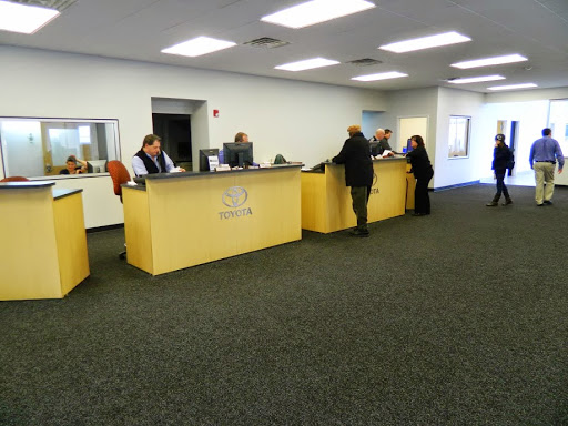 Toyota Dealer «Sloane Toyota of Glenside», reviews and photos, 503 N Easton Rd, Glenside, PA 19038, USA