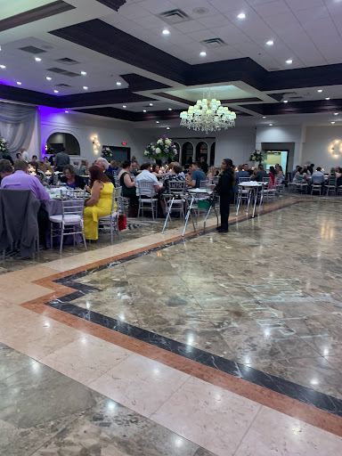 Banquet Hall «Villa Penna Banquet Office Hours: Mon-Sat 10am-6pm», reviews and photos, 43985 Hayes Rd, Sterling Heights, MI 48313, USA