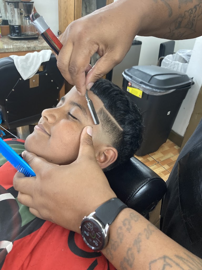 Big Cutz Barber Shop 55421