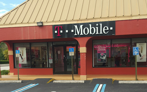 T-Mobile, 2348 Pineland St, Naples, FL 34112, USA, 