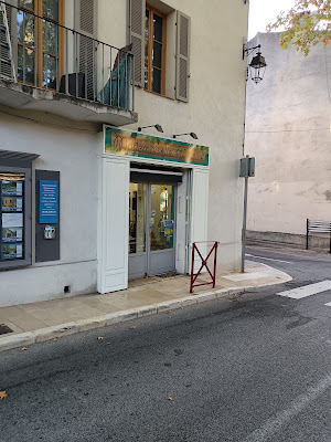 Mademoiselle A à Villecroze