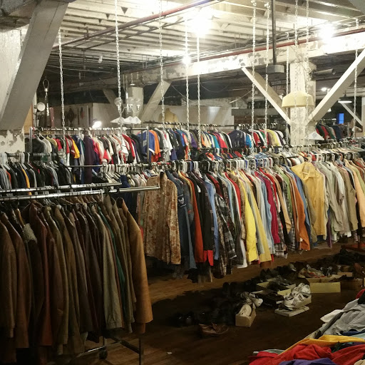 Wholesaler «Pixel 19 Vintage Clothing LLC», reviews and photos, 211 Klotter Ave, Cincinnati, OH 45219, USA