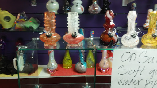 Tobacco Shop «One Love Tobacco & Gifts», reviews and photos, 7116 Gulf Blvd, St Pete Beach, FL 33706, USA