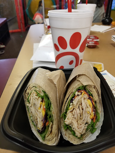 Fast Food Restaurant «Chick-fil-A», reviews and photos, 3001 W Agua Fria Fwy, Phoenix, AZ 85027, USA
