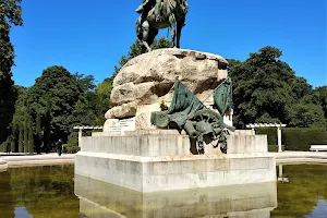 Monumento to Martínez Campos image