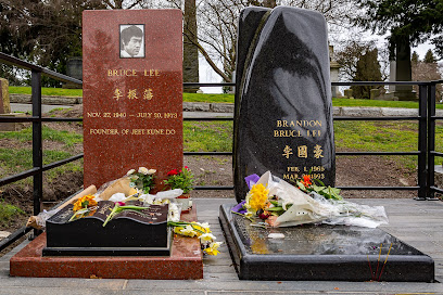 Bruce Lee and Brandon Lee Grave Sites in Seattle WA