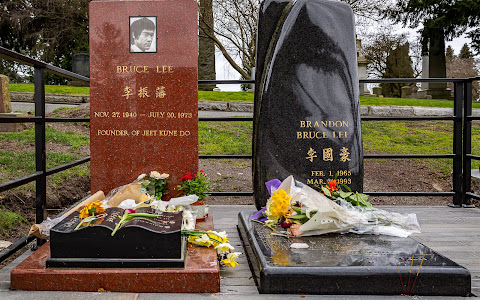 Bruce Lee and Brandon Lee Grave Sites - Tourist attraction in Seattle,  United States 