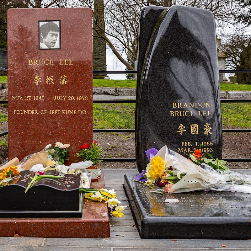 Bruce Lee and Brandon Lee Grave Sites