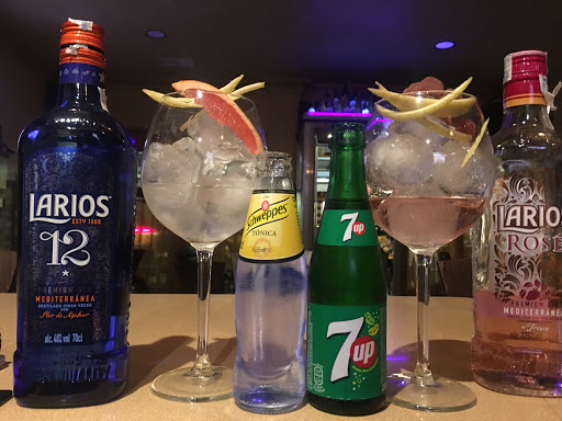 Información y opiniones sobre Cafeteria 3.40 de Caleta De Vélez