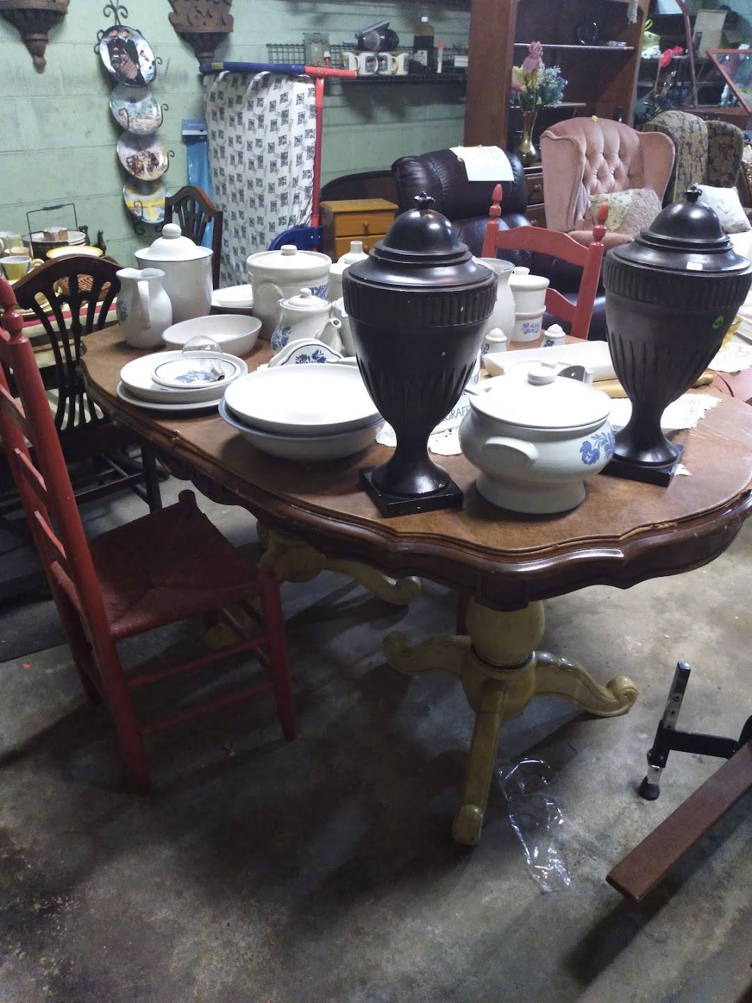 Community Thrift and Collectibles