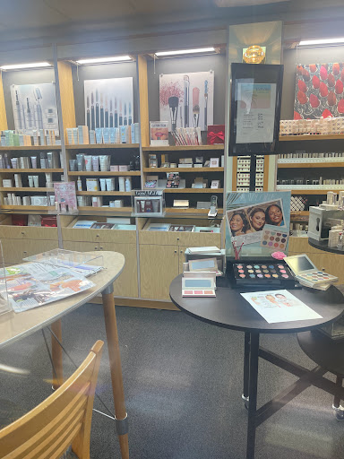 Cosmetics Store «Merle Norman Cosmetic Studio - Champaign», reviews and photos, 1123 Windsor Rd, Champaign, IL 61821, USA