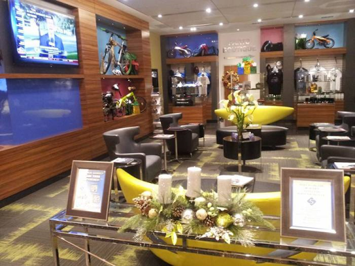 BMW Dealer «BMW of Sterling», reviews and photos, 21710 Auto World Cir, Sterling, VA 20166, USA