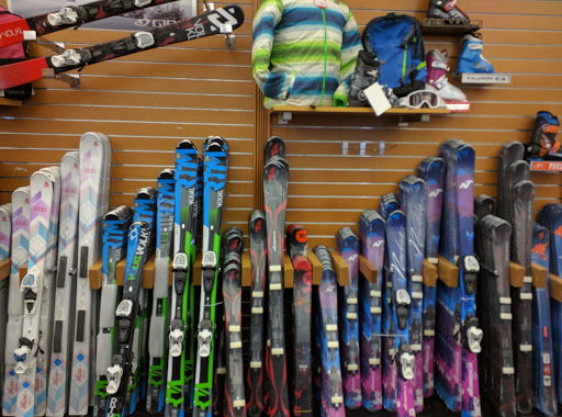 Outdoor Sports Store «Boyne Country Sports», reviews and photos, 42881 Woodward Ave, Bloomfield Hills, MI 48304, USA