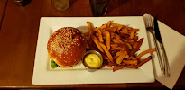 Hamburger du Restaurant Le (Petit) Cheval Blanc à Ajaccio - n°4