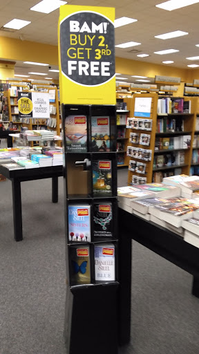 Book Store «Books-A-Million», reviews and photos, 335 Howe Ave, Cuyahoga Falls, OH 44221, USA