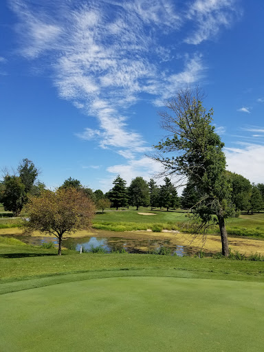 Golf Course «Shadowood Golf Course», reviews and photos, 333 N Sandy Creek Dr, Seymour, IN 47274, USA