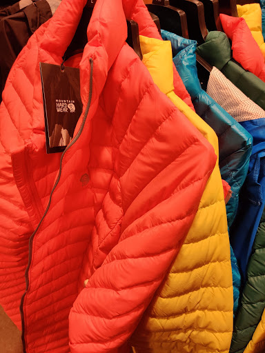 Sportswear Store «Columbia Sportswear Outlet Store at Cincinnati Premium Outlets», reviews and photos, 234 Premium Outlets Dr, Monroe, OH 45050, USA