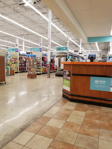 Pet Supply Store «PetSmart», reviews and photos, 8219 S John Young Pkwy, Orlando, FL 32819, USA