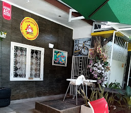 Lesehan ayam penyet Dang Lena photo