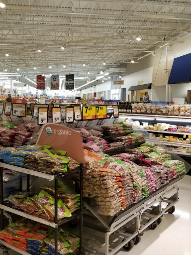 Grocery Store «Meijer», reviews and photos, 3320 W Shore Dr, Holland, MI 49424, USA