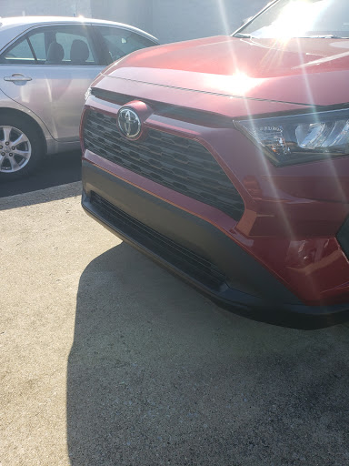 Toyota Dealer «Toyota of Louisville on Dixie Highway», reviews and photos, 6514 Dixie Hwy, Louisville, KY 40258, USA