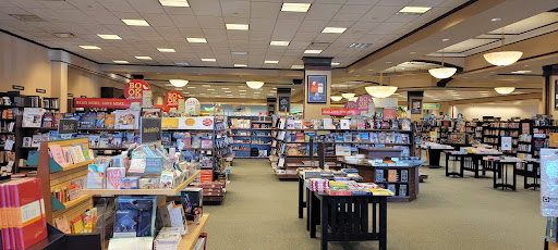 Book Store «Barnes & Noble», reviews and photos, 65 E Marketview Dr, Champaign, IL 61820, USA