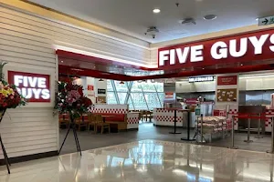 Five Guys image