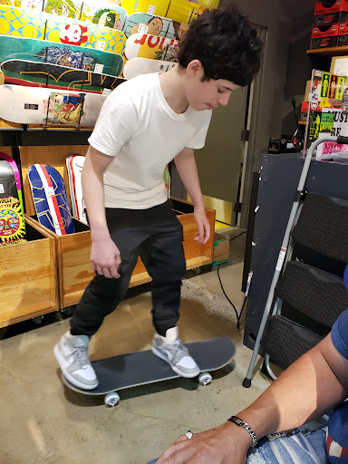 Clothing Store «Zumiez», reviews and photos, 670 Park City Center, Lancaster, PA 17601, USA