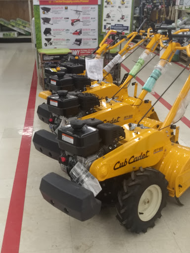 Home Improvement Store «Tractor Supply Co.», reviews and photos, 11250 Preston Hwy, Louisville, KY 40229, USA