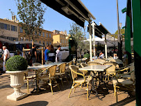 Atmosphère du Restaurant Les Deux Garçons à Aix-en-Provence - n°3