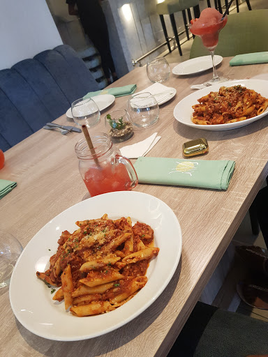 Vanilla Moon, 2 Saka Jojo St, Victoria Island 101241, Lagos, Nigeria, Restaurant, state Lagos