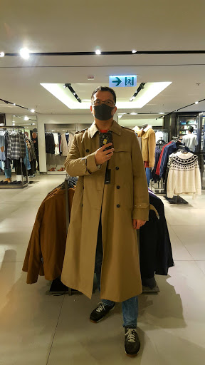 Stores to buy women's trench coats Hong Kong