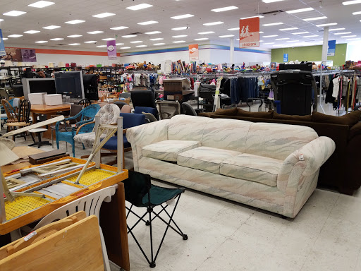 Thrift Store «Gilbert & Guadalupe Goodwill Retail Store & Donation Center», reviews and photos, 868 N Gilbert Rd, Gilbert, AZ 85234, USA