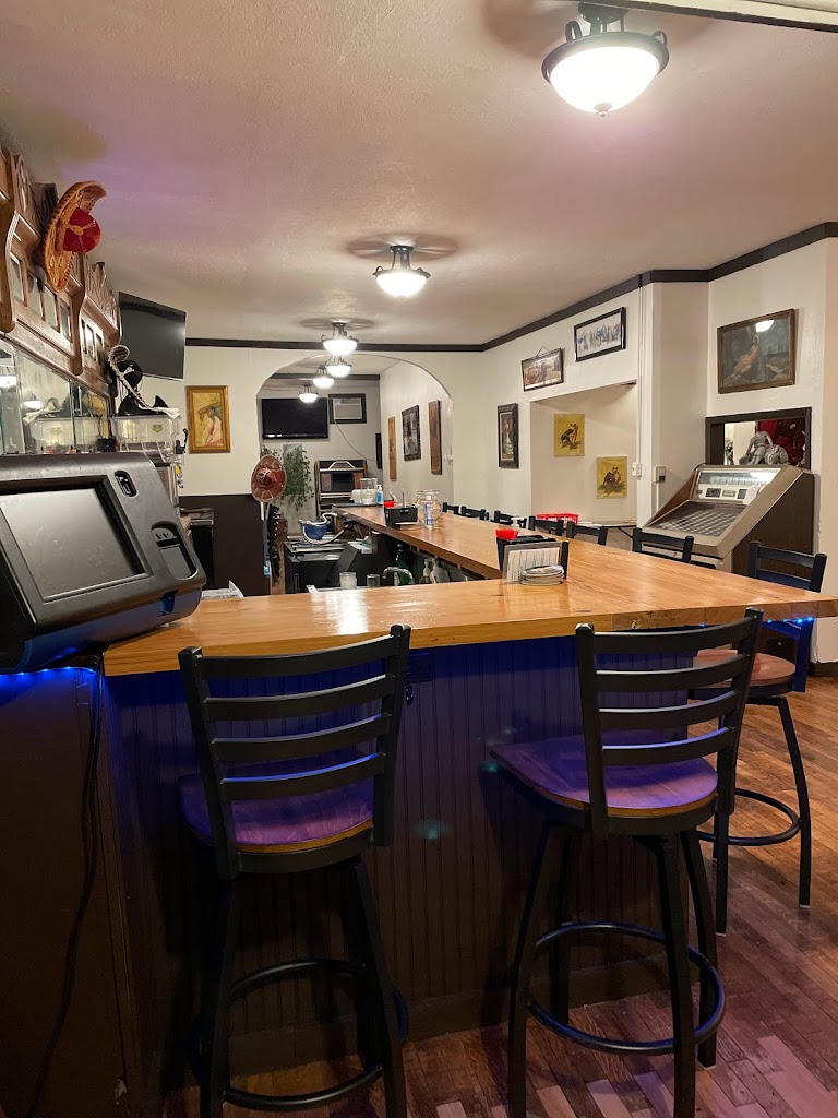 El Matador Cafe 66044