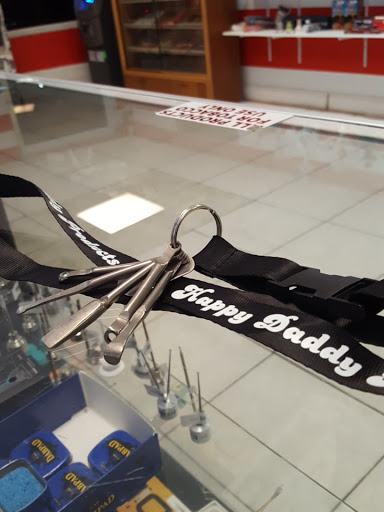 Tobacco Shop «Midtown Smoke Shop», reviews and photos, 3503 NE 2nd Ave, Miami, FL 33137, USA