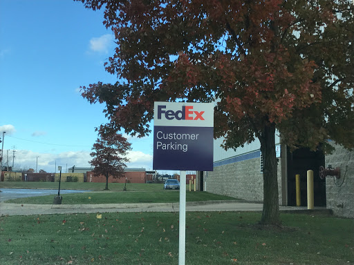 Shipping and Mailing Service «FedEx Ship Center», reviews and photos, 2850 International St, Columbus, OH 43228, USA